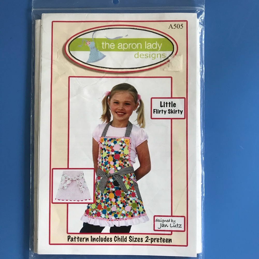 Girls apron pattern and instructions